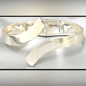 Stunning heavy marked 950 silver hinged bracelet